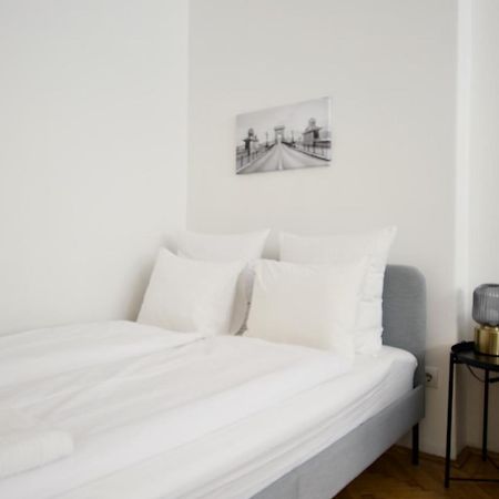 Standard Apartment By Hi5 - Petofi 12 บูดาเปสต์ ภายนอก รูปภาพ