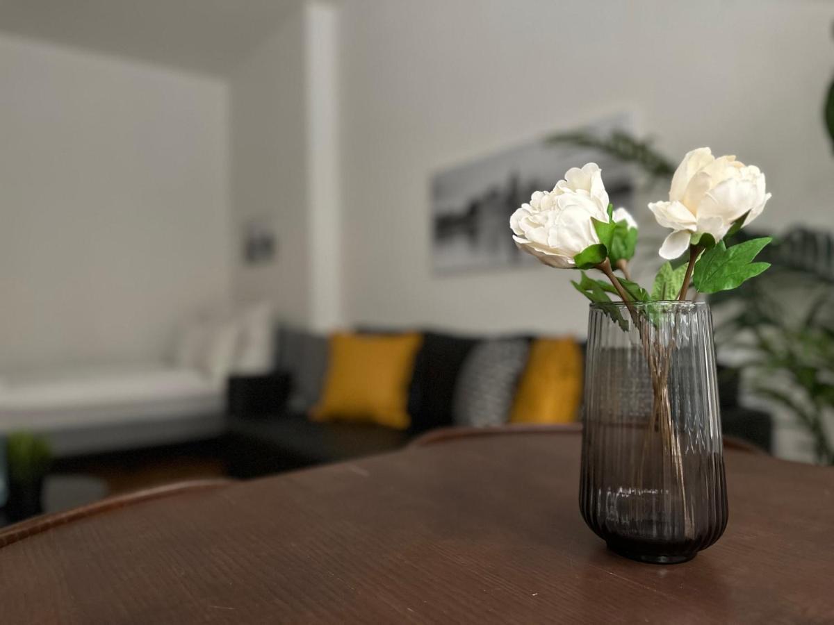Standard Apartment By Hi5 - Petofi 12 บูดาเปสต์ ภายนอก รูปภาพ