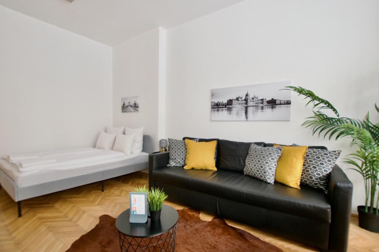 Standard Apartment By Hi5 - Petofi 12 บูดาเปสต์ ภายนอก รูปภาพ