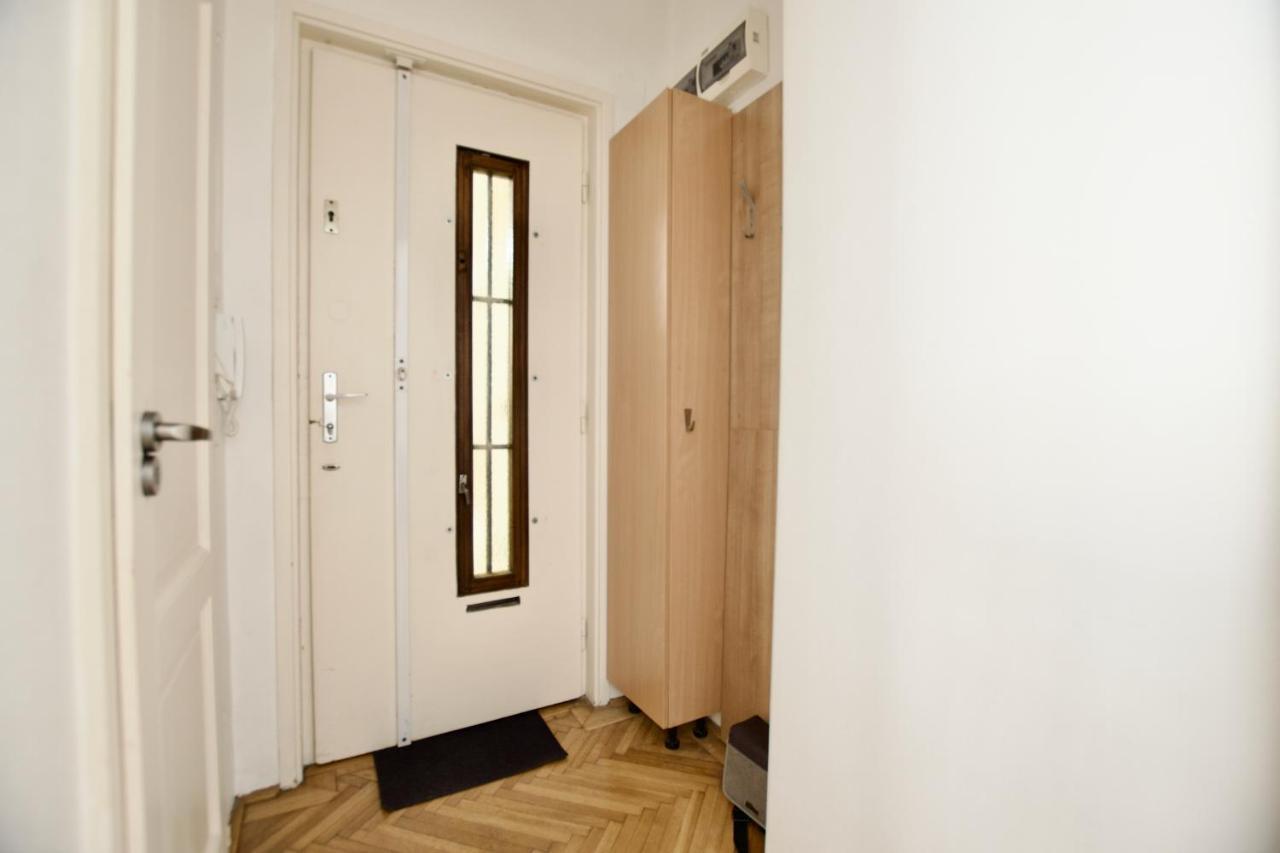 Standard Apartment By Hi5 - Petofi 12 บูดาเปสต์ ภายนอก รูปภาพ