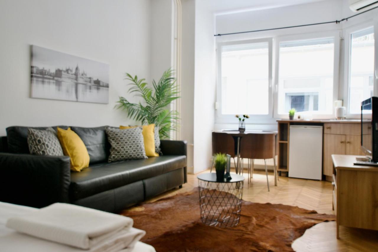 Standard Apartment By Hi5 - Petofi 12 บูดาเปสต์ ภายนอก รูปภาพ