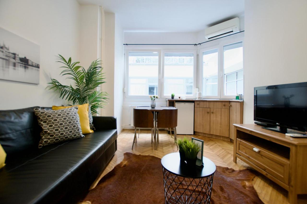 Standard Apartment By Hi5 - Petofi 12 บูดาเปสต์ ภายนอก รูปภาพ
