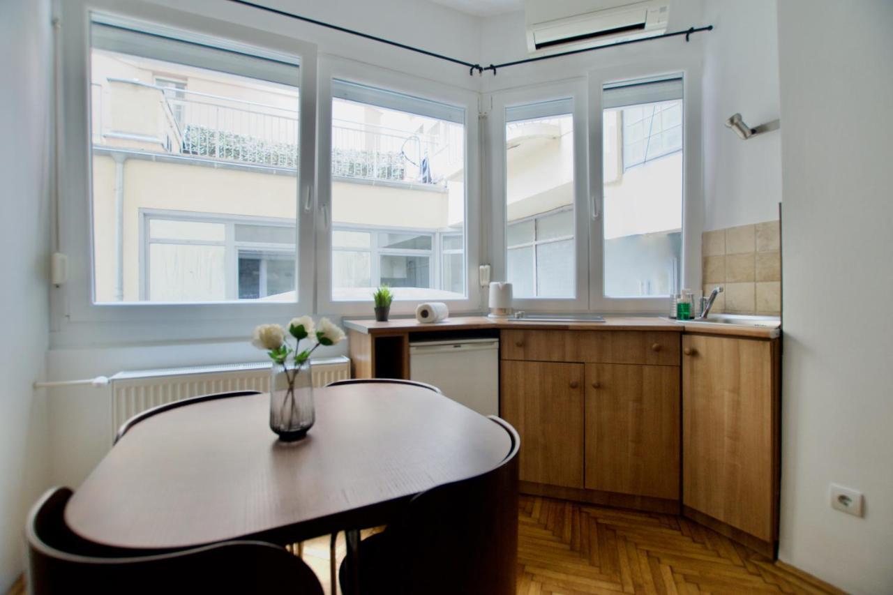 Standard Apartment By Hi5 - Petofi 12 บูดาเปสต์ ภายนอก รูปภาพ